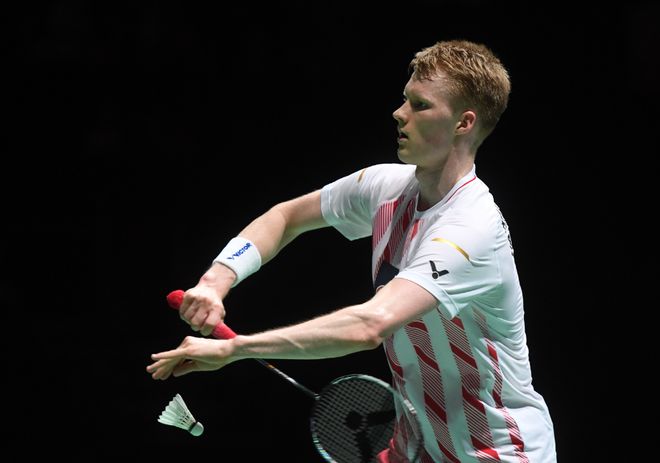 以人格魅力 以人格魅力