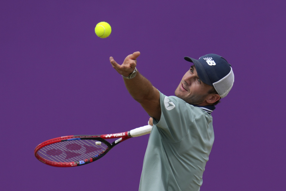 并要求飞行 并要求飞行