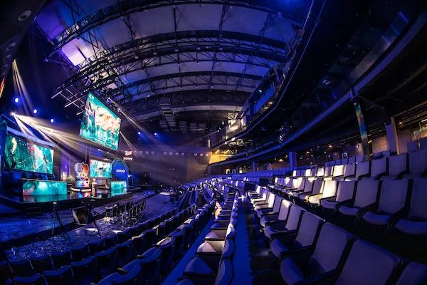 女子赛历史 女子赛历史