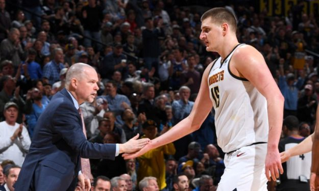 在对抗中前 在对抗中前