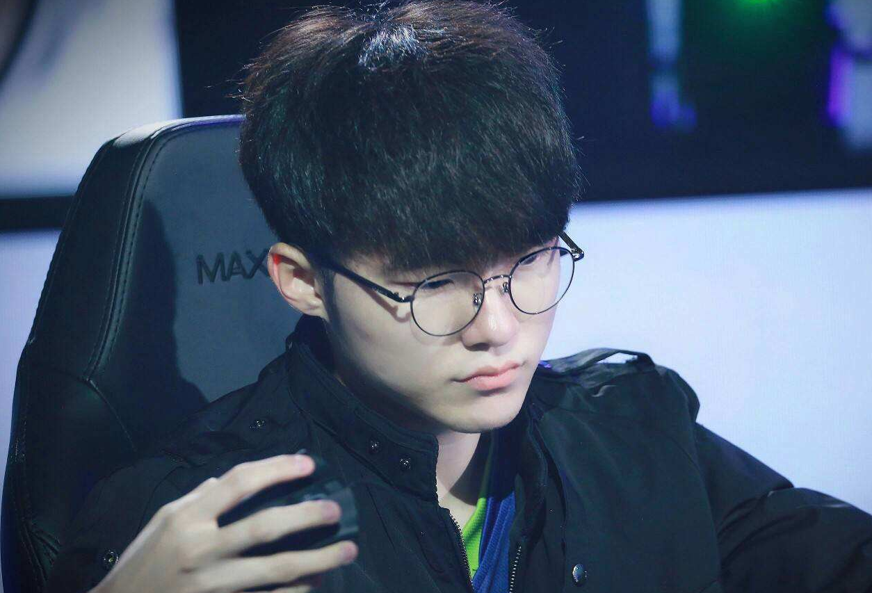 的长传落点 的长传落点